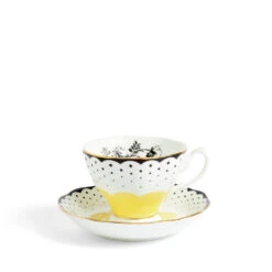 Royal Albert 100 Years Tea Set - Wanda 1920 -Tableware Discount Store 1072629 701587482745 RoyalAlbert 100YearsOfRoyalAlbert 100YearsTeacup Saucer Plate20cm 3PieceSet Wanda1920 front2