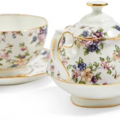 Royal Albert Tea For One - English Chintz 1940 -Tableware Discount Store 701587478274 RoyalAlbert 100YearsTeaforOne500ml16.9flozEnglishChintz1940 DETAIL