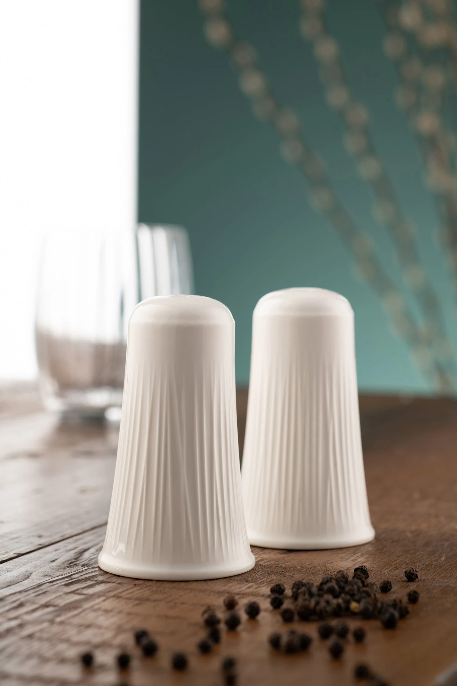 Belleek Erne Salt & Pepper 2 Belleek Erne Salt & Pepper - Image 2