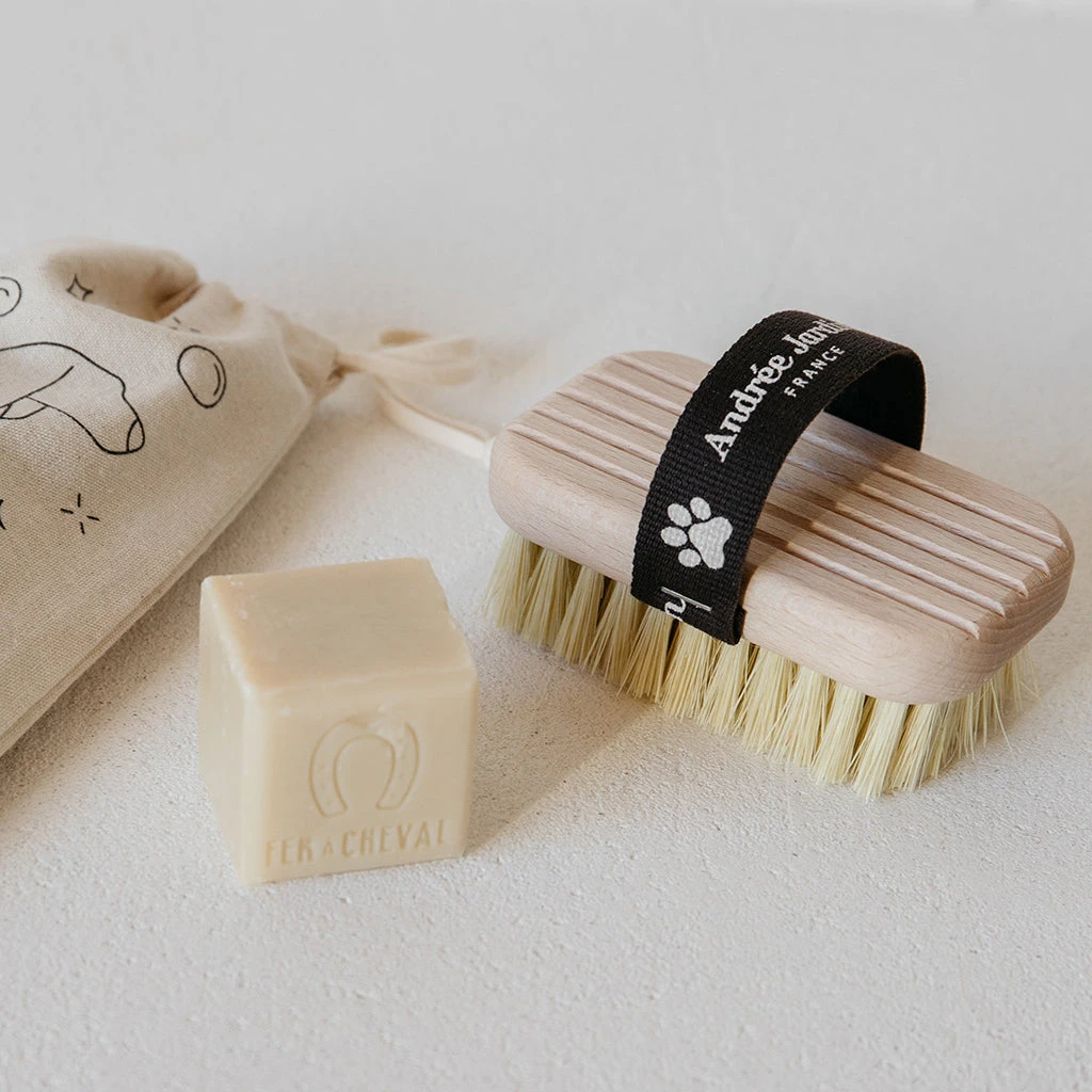 Andree Jardin Pet Bath & Massage Brush With Marseille Natural Soap 2 Andree Jardin Pet Bath & Massage Brush With Marseille Natural Soap - Image 2