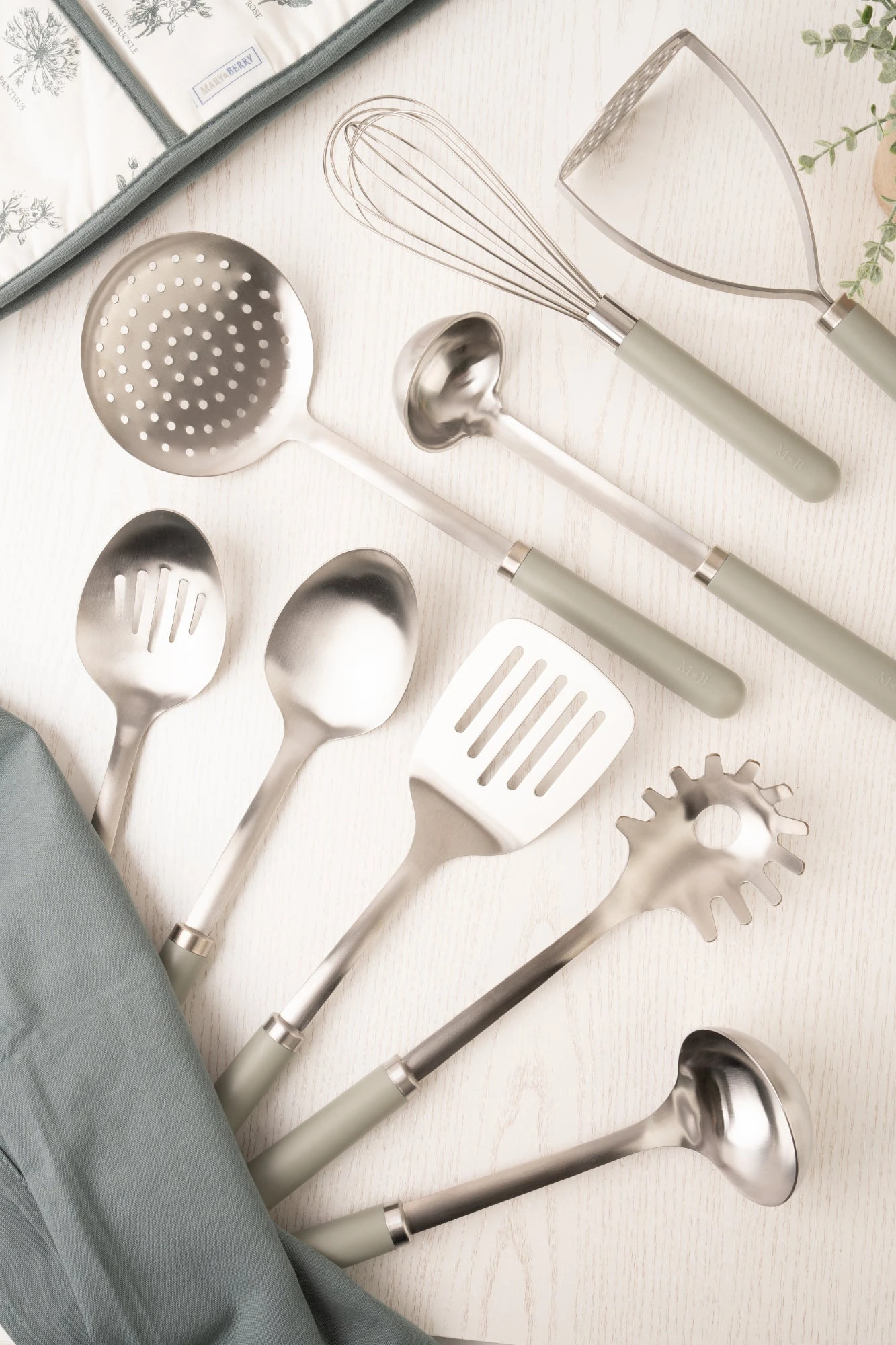 Mary Berry At Home Solid Spoon 3 Mary Berry At Home Solid Spoon - Image 3