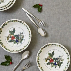 Portmeirion Holly And Ivy Pasta Bowl 20cm 5 Portmeirion Holly And Ivy Pasta Bowl 20cm -Tableware Discount Store Portmeirion Holly and Ivy Pasta Bowl 20cm 3