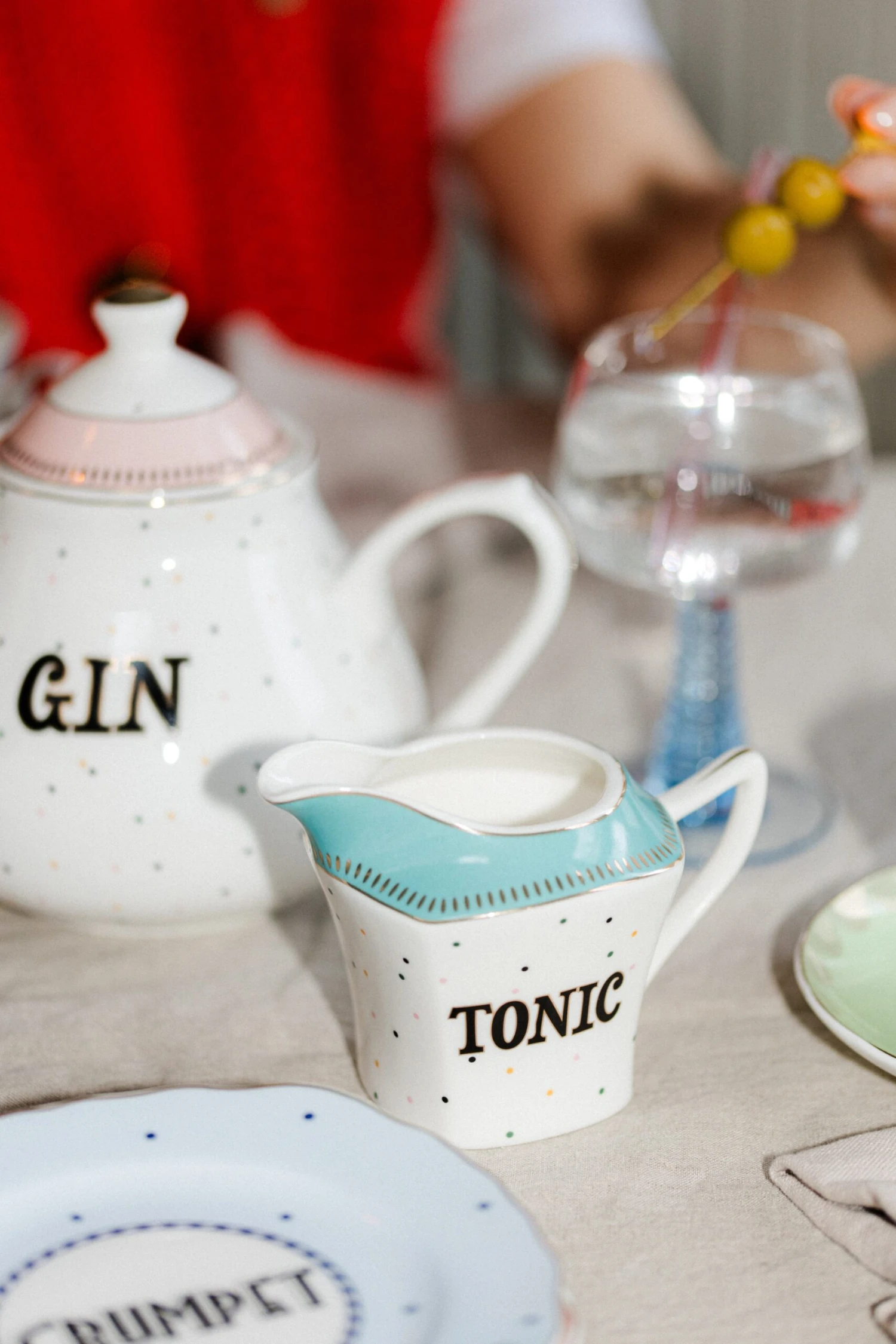 Yvonne Ellen Boozy Teapot - Gin 2 Yvonne Ellen Boozy Teapot - Gin - Image 2