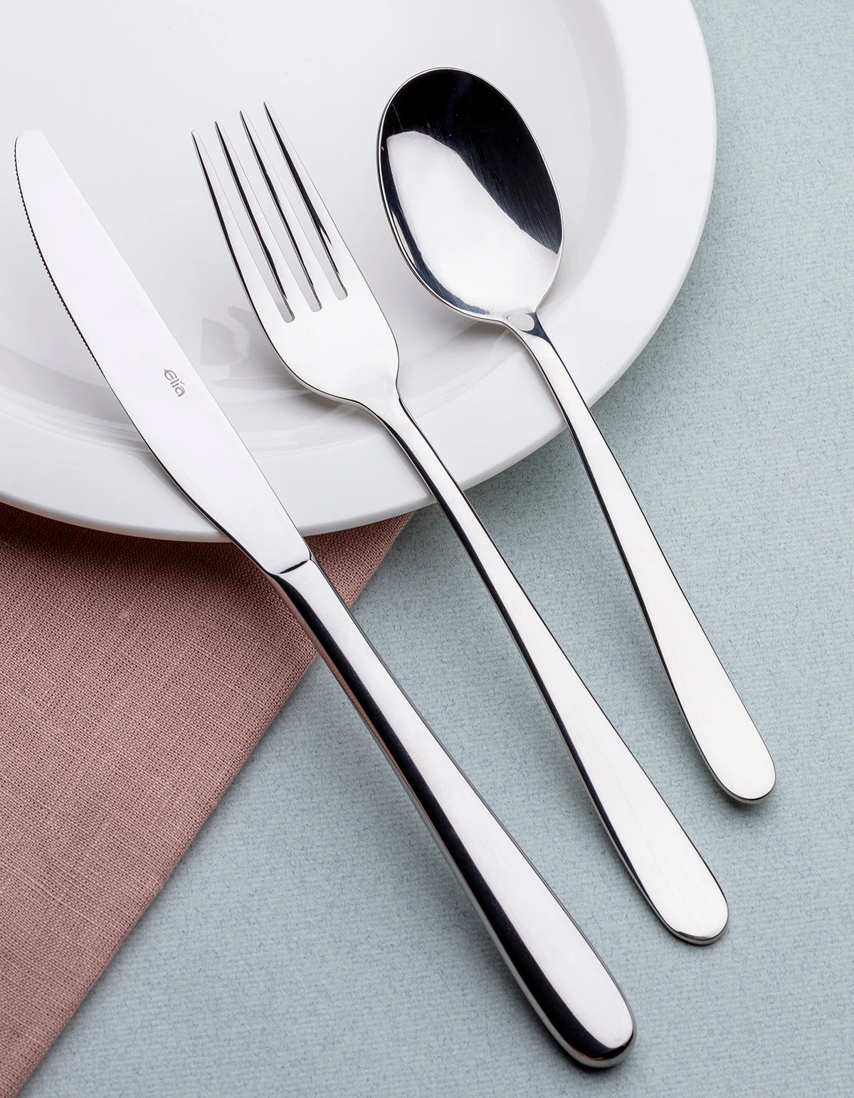 Elia Zephyr 60 Piece Cutlery Set In Canteen 3 Elia Zephyr 60 Piece Cutlery Set In Canteen - Image 3